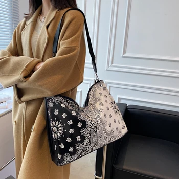 2021 Висококачествена чанта за покупки на Дамски Уникална печат Чанта от изкуствена кожа за Дамски чанти за едно рамо Среден размер