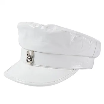 2021 Тенденция Нови Висококачествени военни шапки от изкуствена кожа за жени в Есенно-зимната мода Дива Плоска шапка възстановяване на предишното положение за почивка Брандираната шапка
