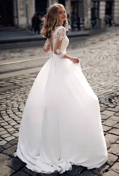 Сватбена рокля в стил Бохо с кружевными апликации V-образно деколте, половината ръкави, Модерна сватбена рокля, с Плажна атласное просто сватбена рокля